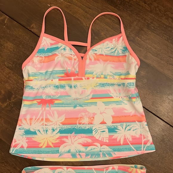 Tropical bikini - Picture 3 of 11